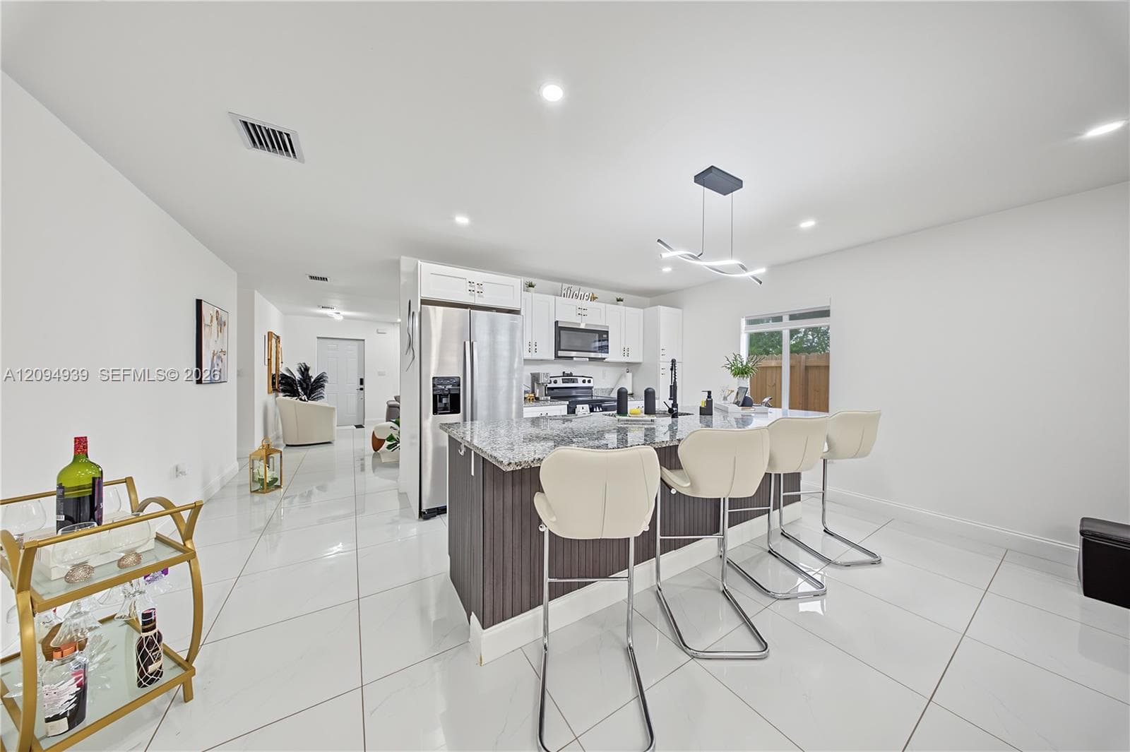 530 SW 7th Ave photo 12