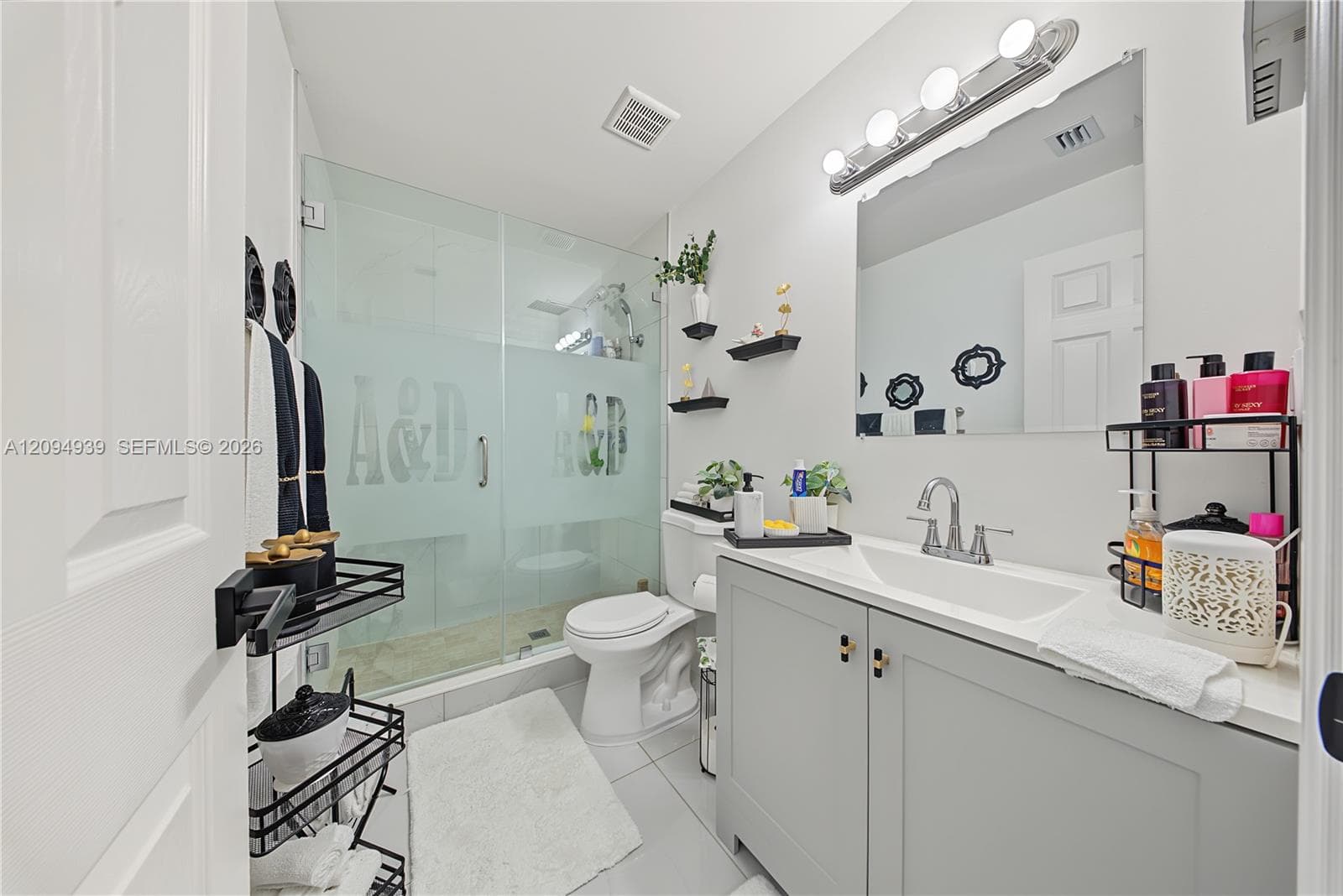 530 SW 7th Ave photo 22