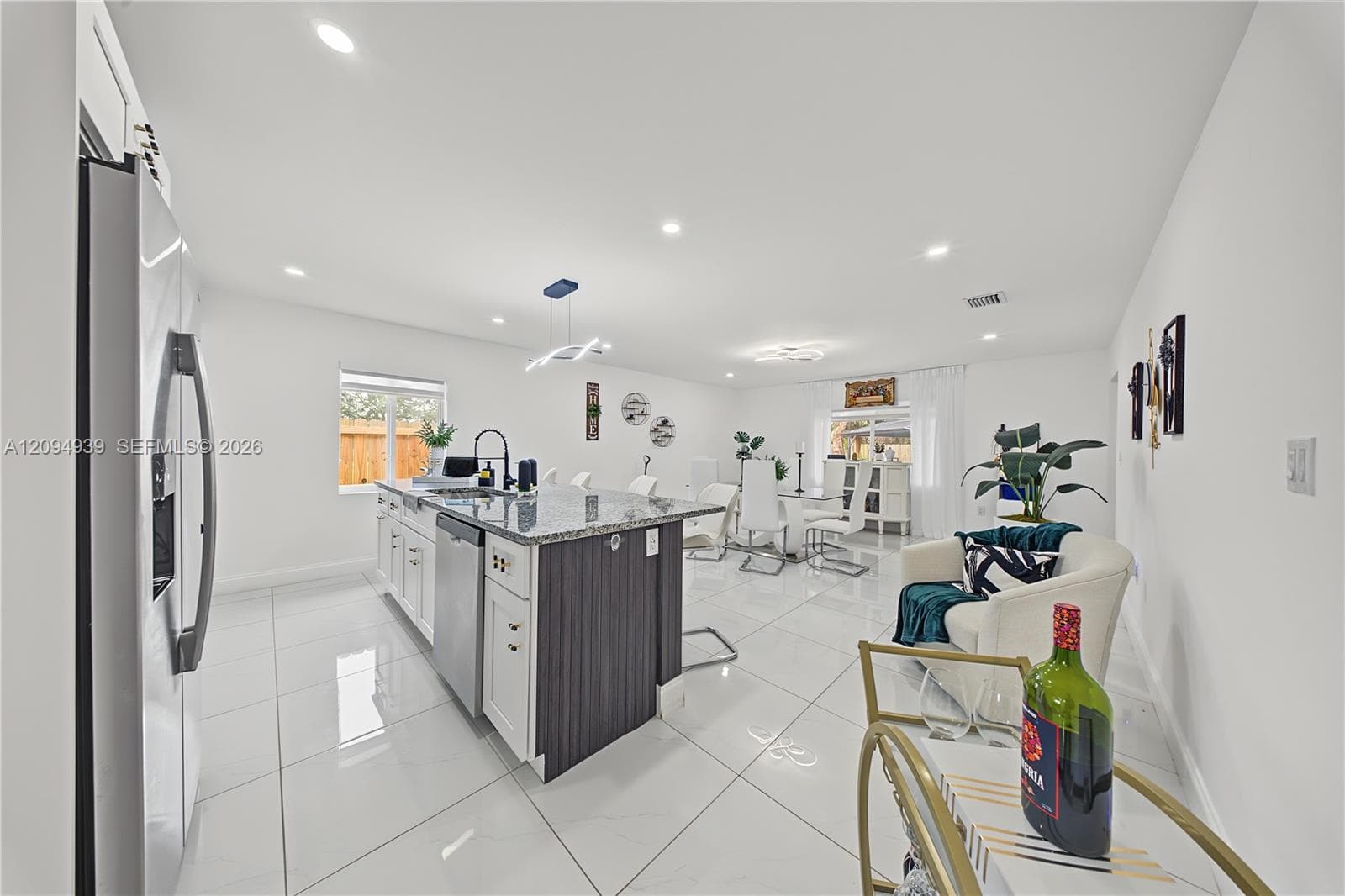 530 SW 7th Ave photo 11