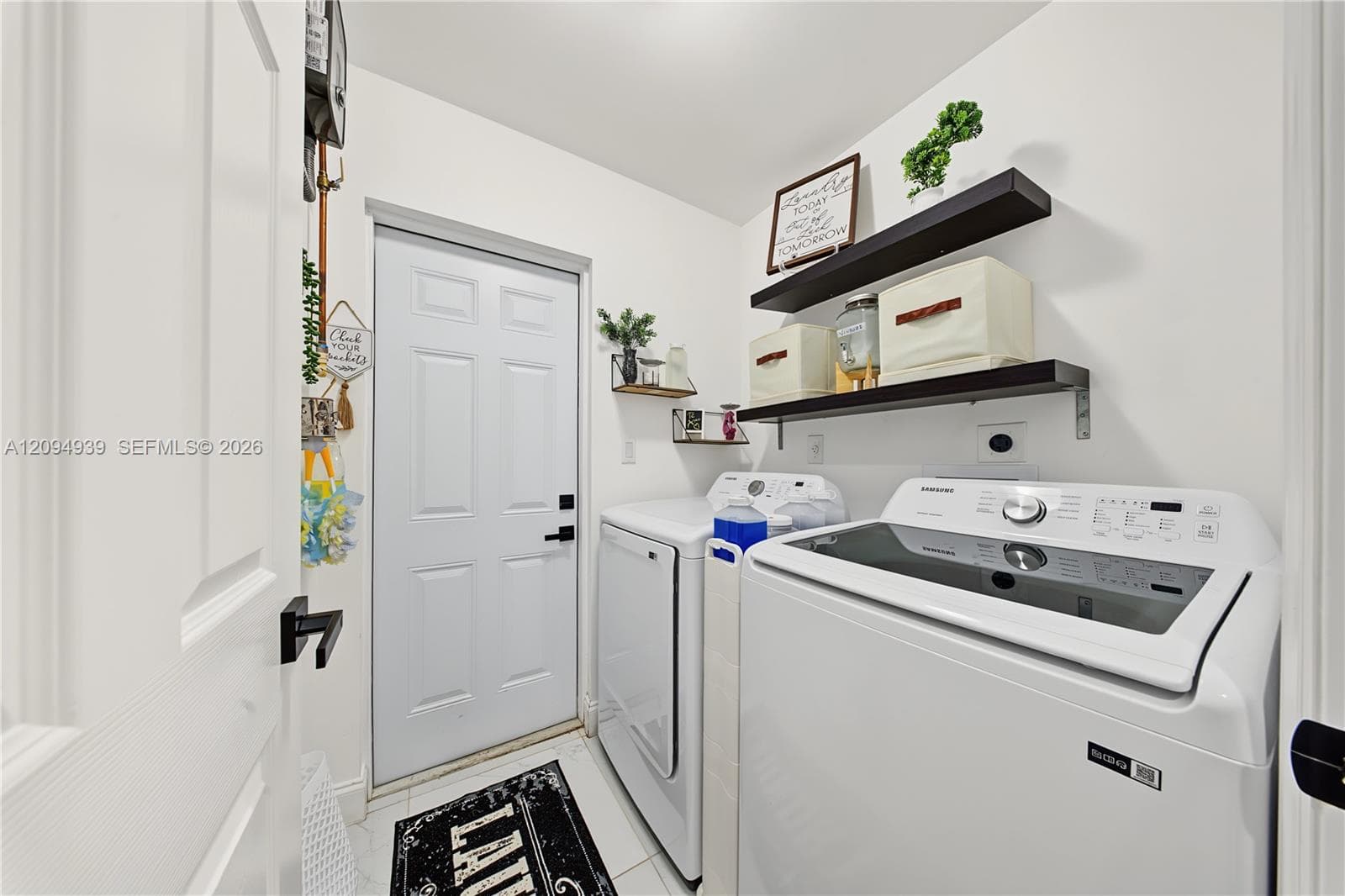 530 SW 7th Ave photo 25