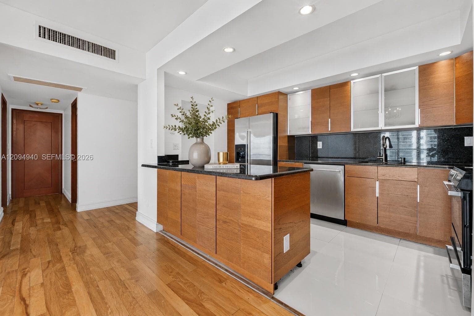 OCEANVIEW BUILDING B · #1103 in Sunny Isles Beach - Photo 4