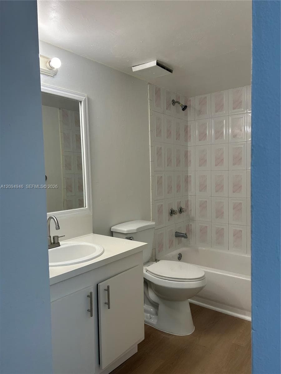 PEPPERMILL KENDALE LK'S W · #A410 in Miami - Photo 19