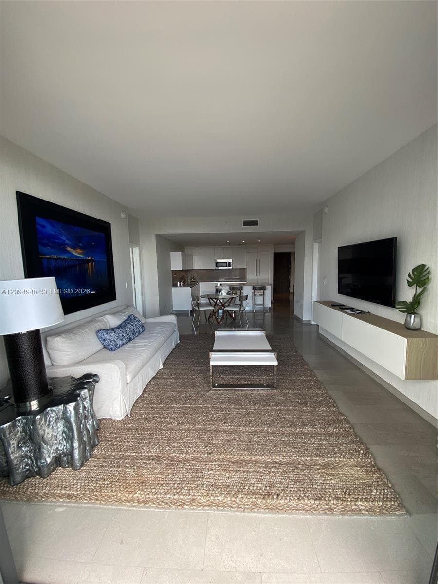 Rise Brickell City Centre · #1904 in Miami - Photo 8
