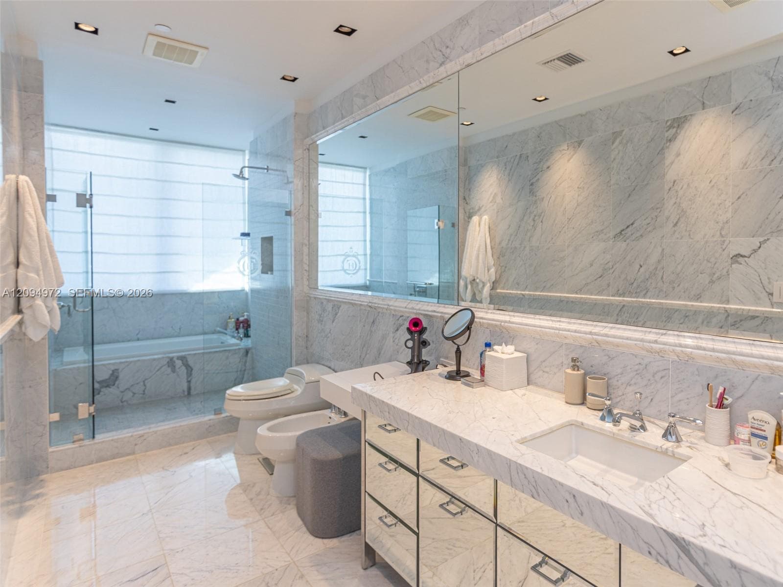 Chateau Beach Residences · #1602 in Sunny Isles Beach - Photo 19