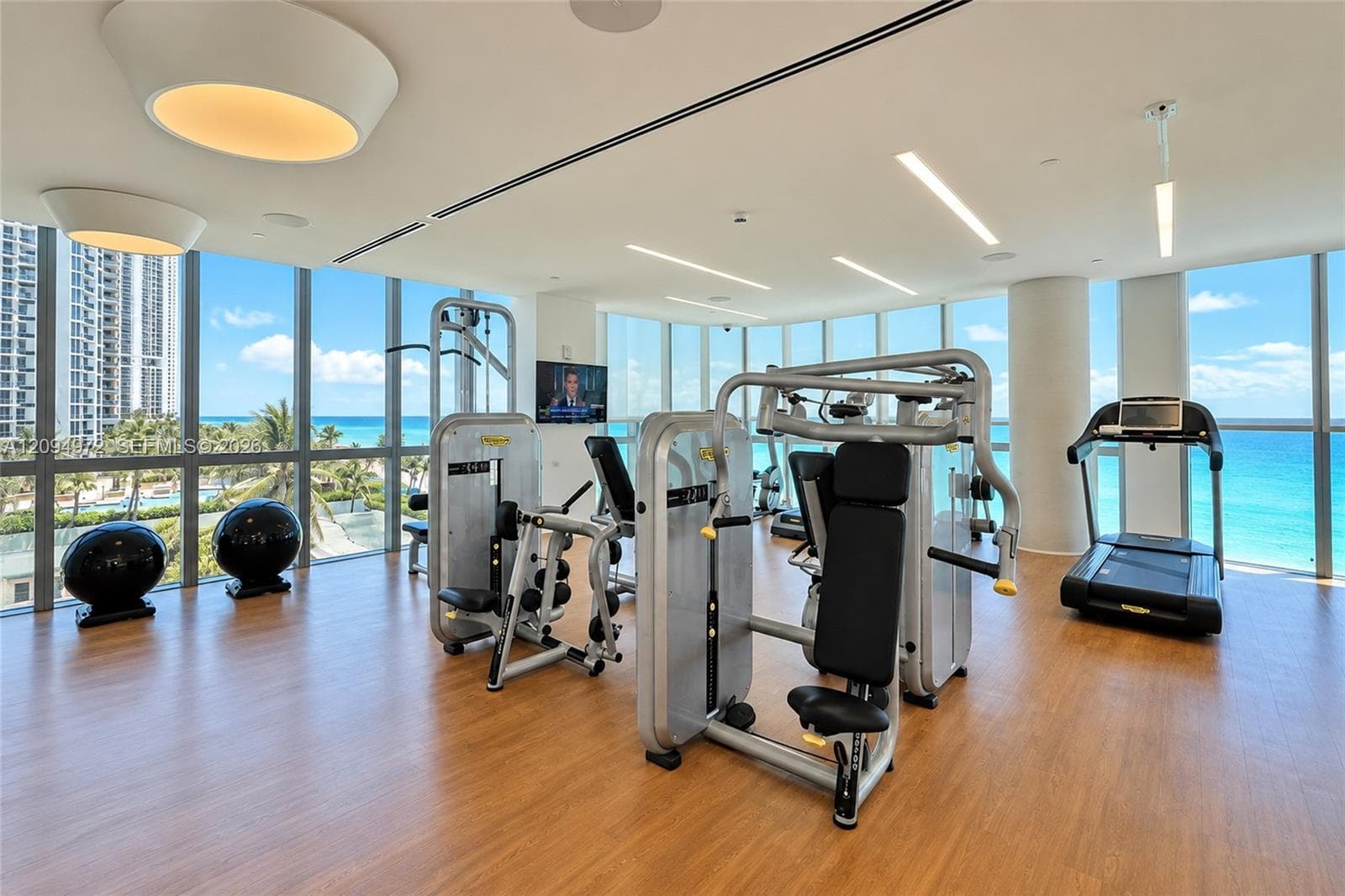 Chateau Beach Residences · #1602 in Sunny Isles Beach - Photo 40