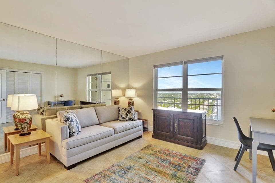 Second bedroom