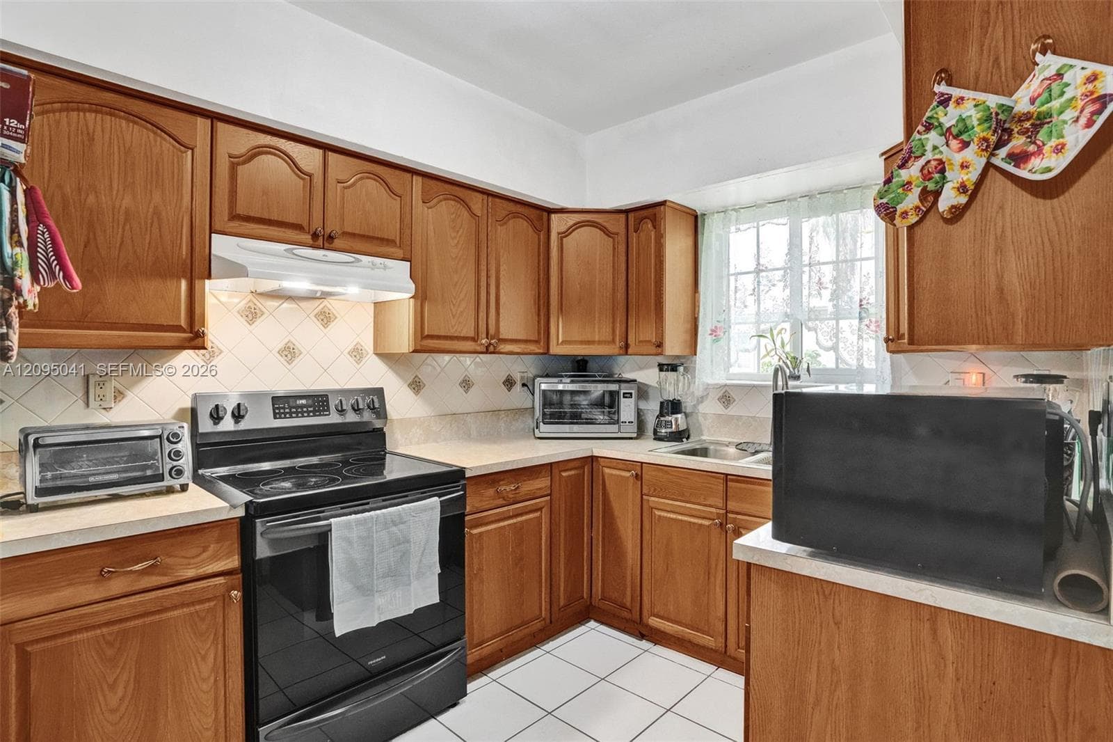 17401 NE 11th Ct photo 17