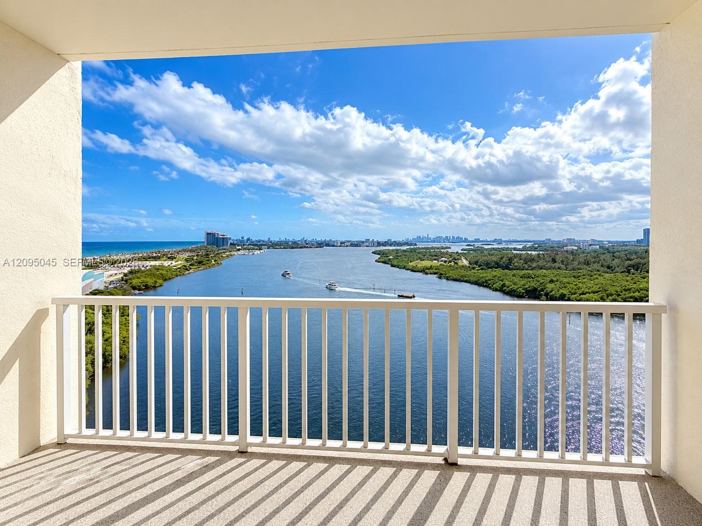 Arlen House · #2014 in Sunny Isles Beach - Photo 2