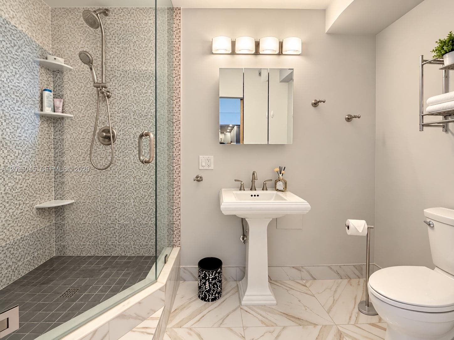 Arlen House · #2014 in Sunny Isles Beach - Photo 18