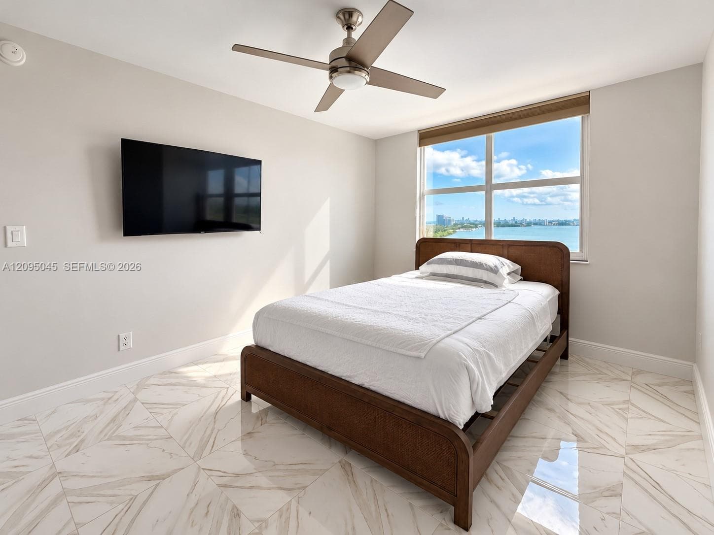 Arlen House · #2014 in Sunny Isles Beach - Photo 11