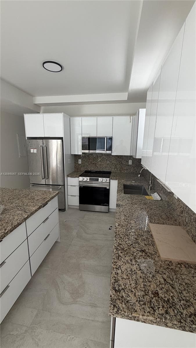 18340 SW 102 PL photo 5