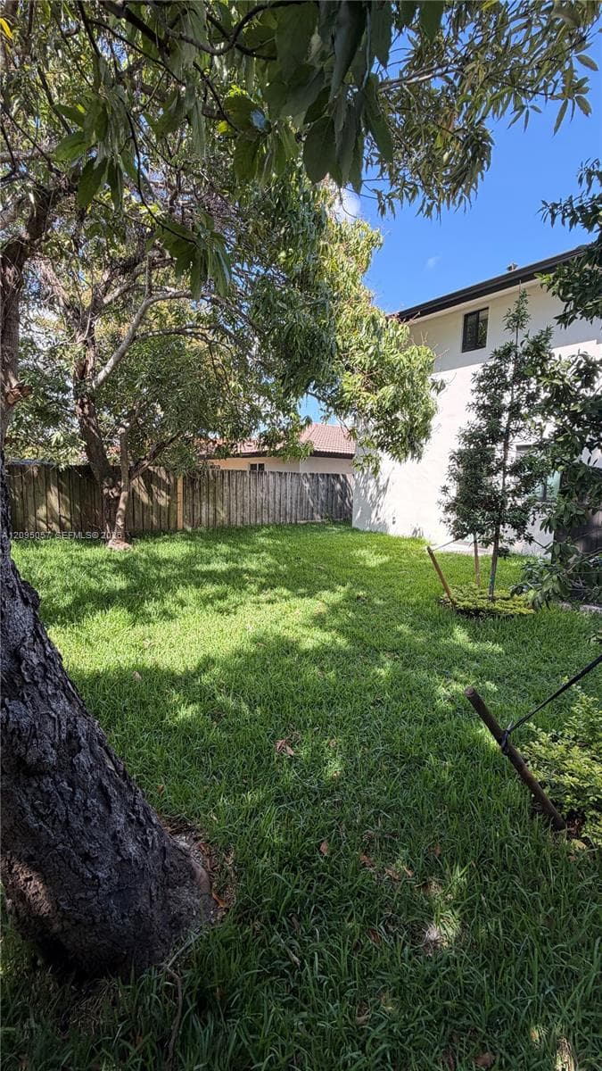 18340 SW 102 PL photo 4