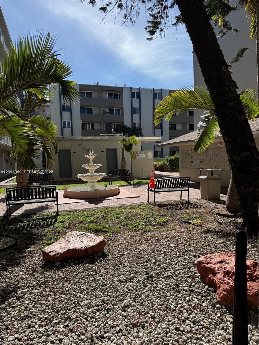 SAMARI LAKE EAST CONDO · #1361 in Hialeah Gardens - Photo 13