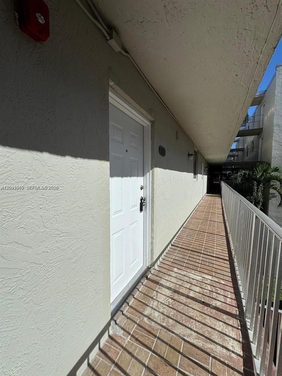 SAMARI LAKE EAST CONDO · #1361 in Hialeah Gardens - Photo 12