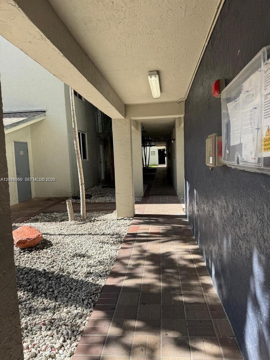 SAMARI LAKE EAST CONDO · #1361 in Hialeah Gardens - Photo 14