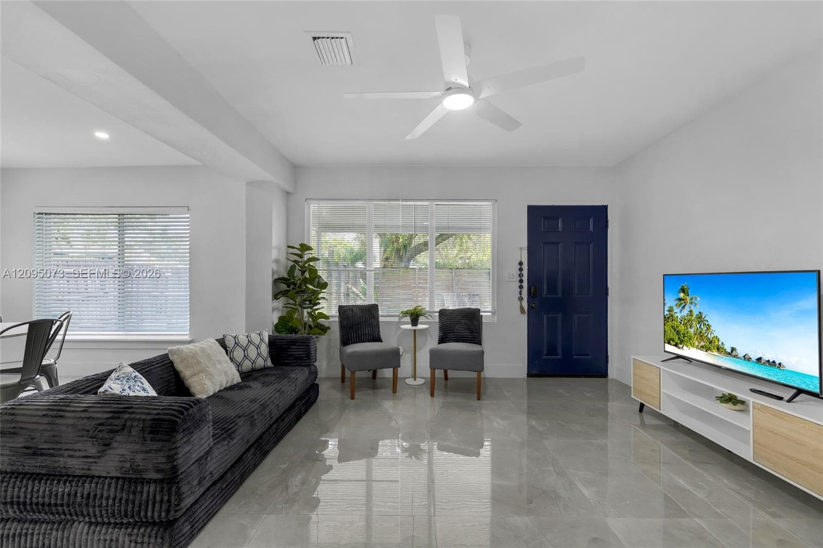 1137 SW 8th Ter photo 5