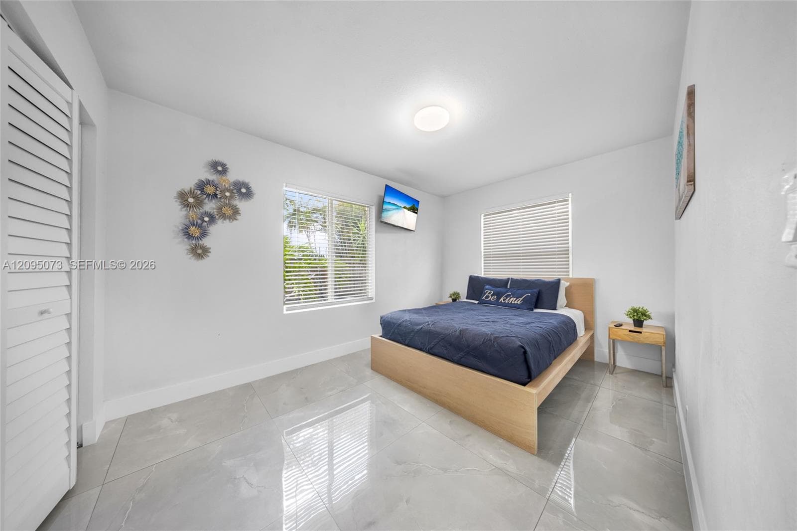 1137 SW 8th Ter photo 18