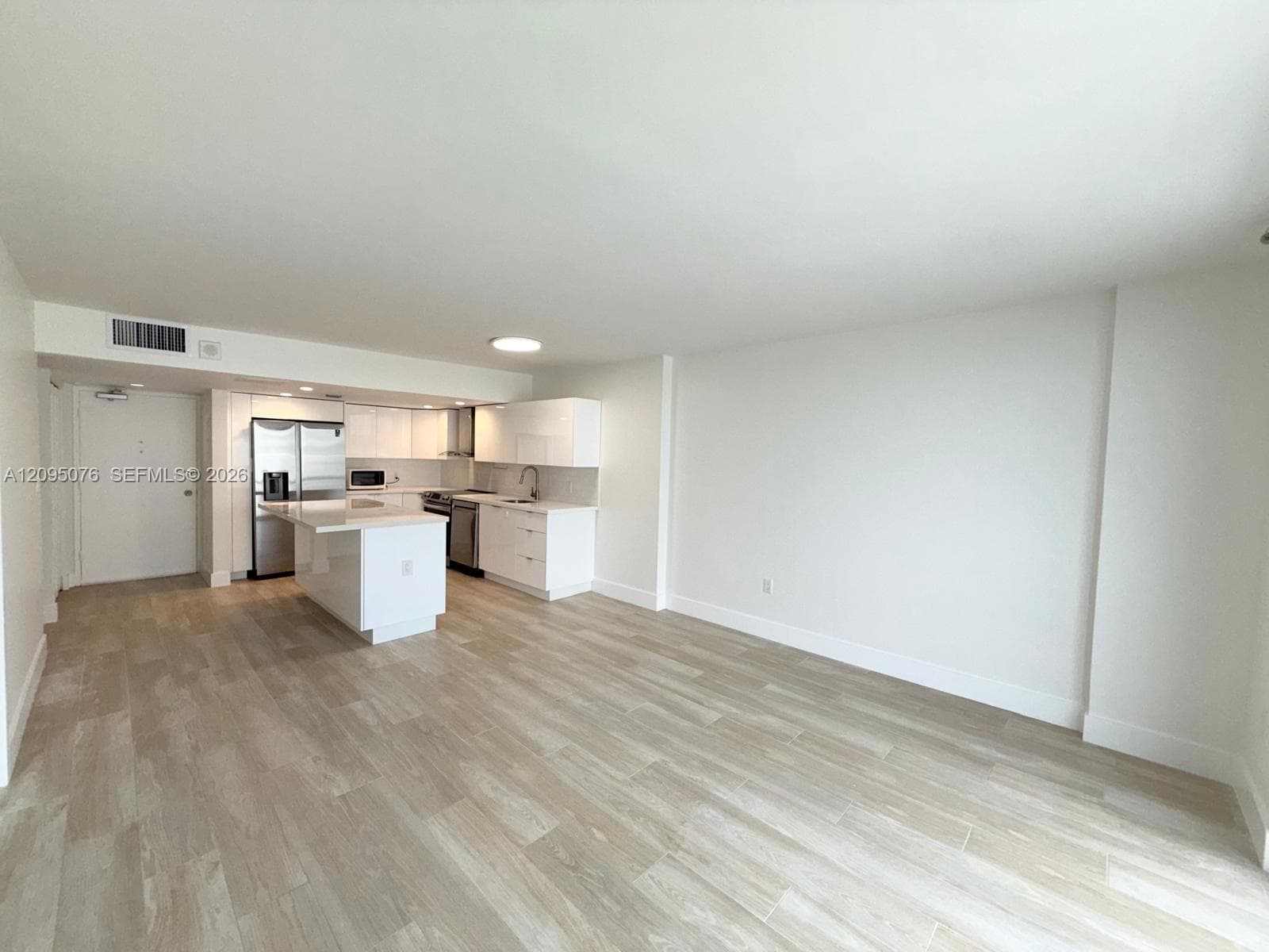THE PRESIDENTIAL CONDO · #522 in Miami Beach - Photo 6