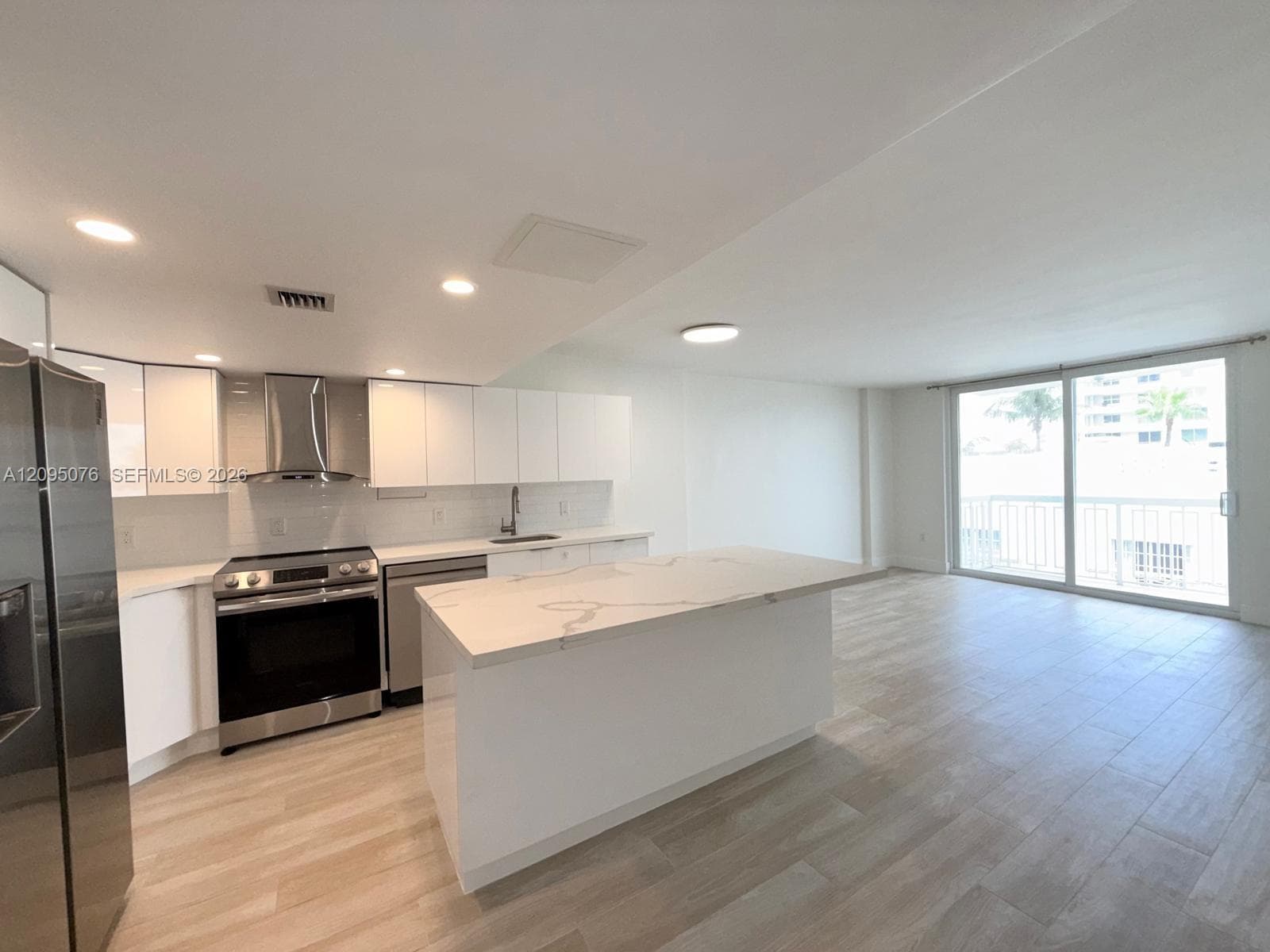 THE PRESIDENTIAL CONDO · #522 in Miami Beach - Photo 7