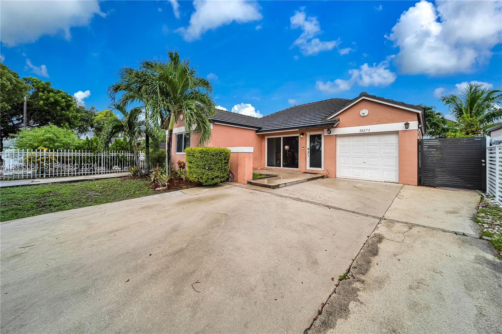 20273 NW 32nd Ave photo 6
