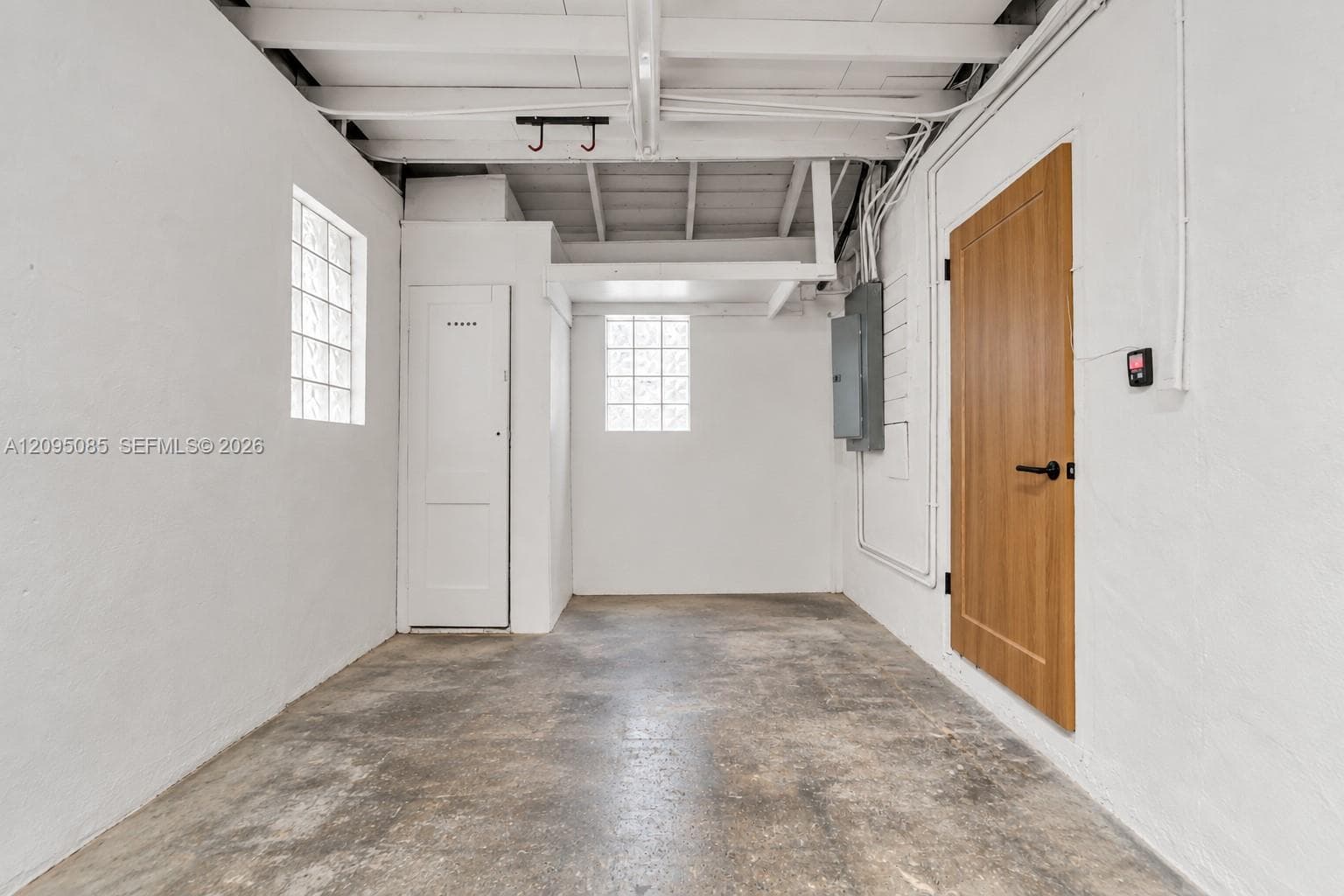 467 NE 55th Ter photo 46