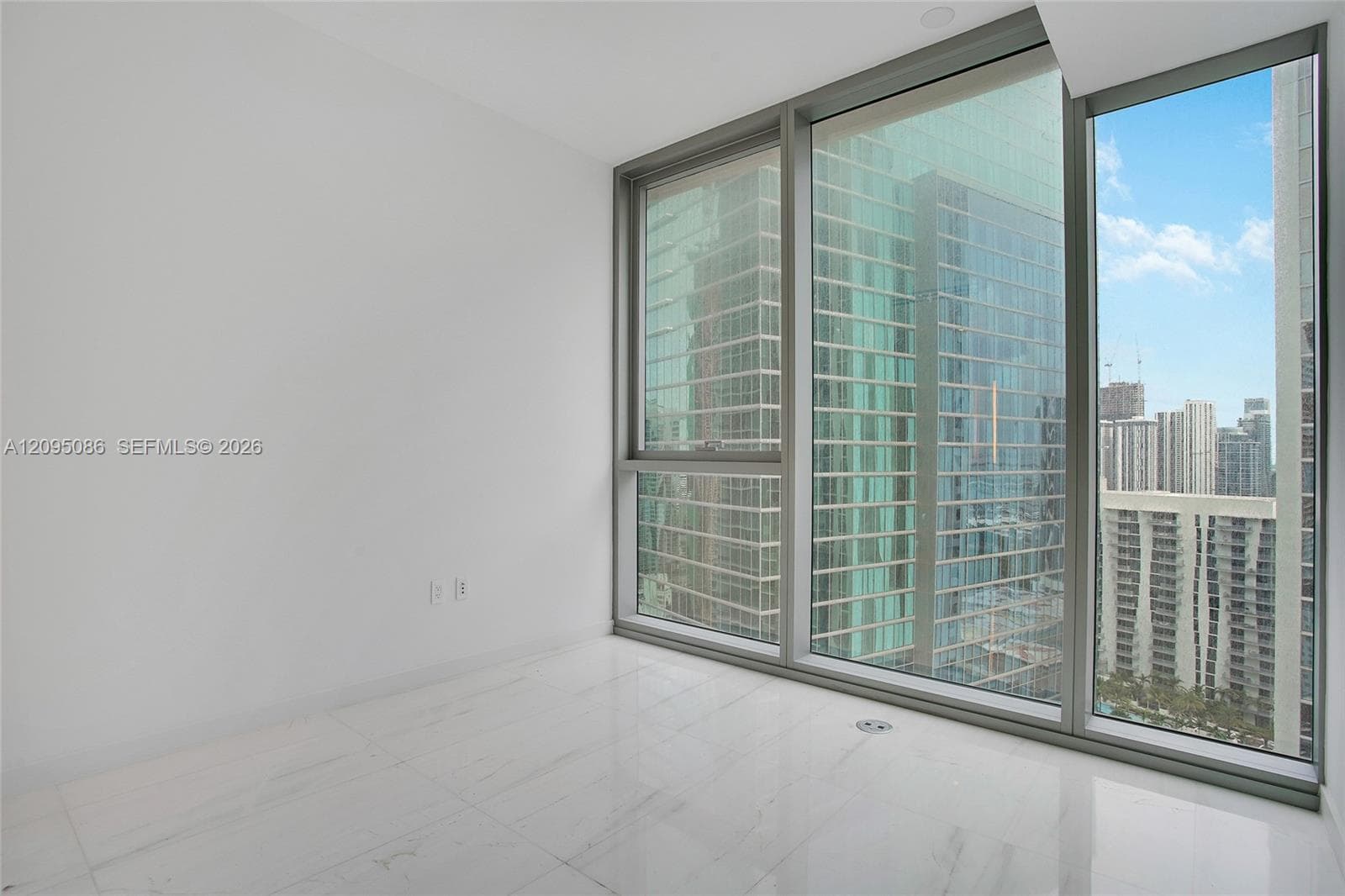 Met 1 · #3108 in Miami - Photo 12