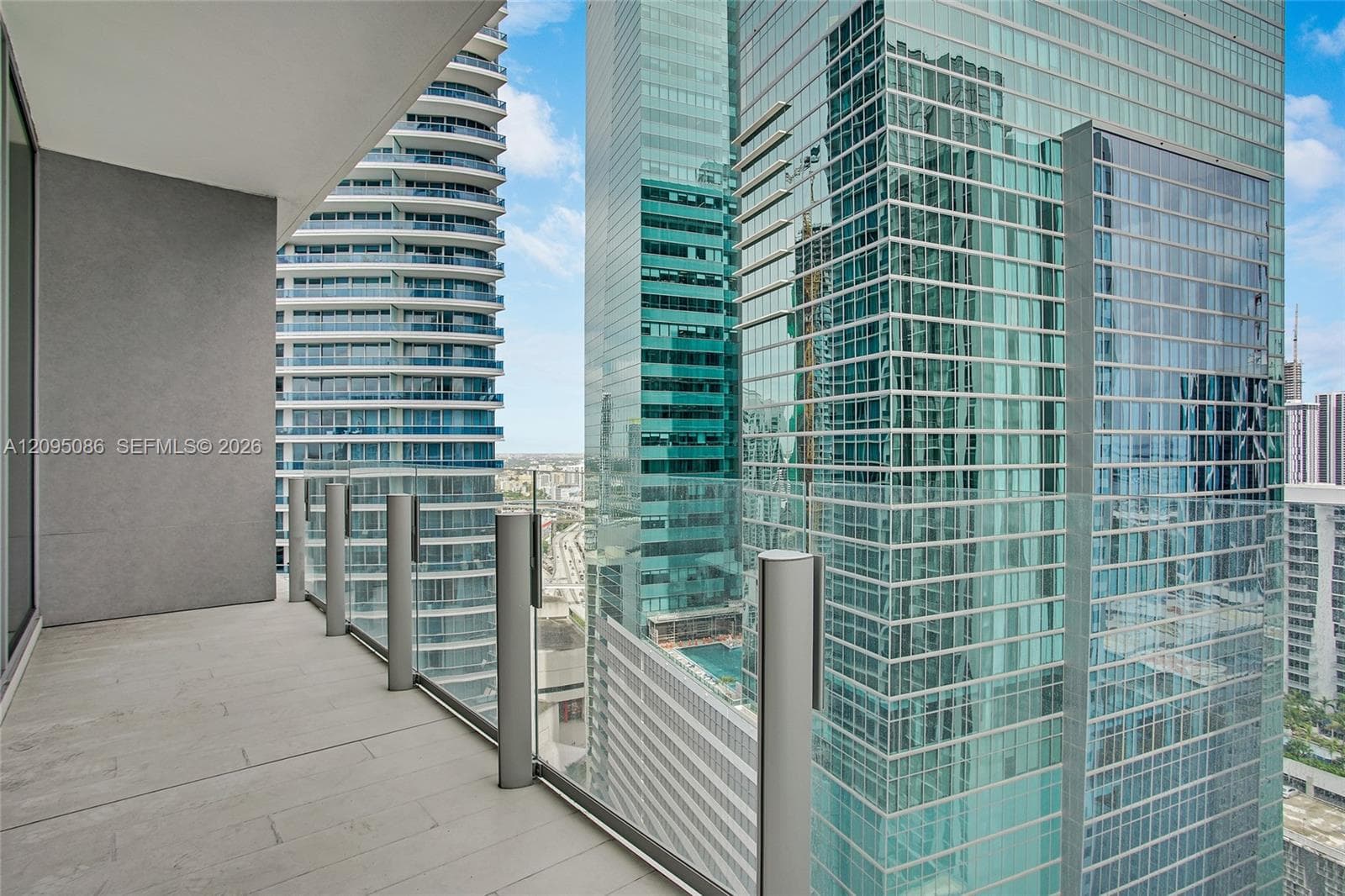 Met 1 · #3108 in Miami - Photo 18