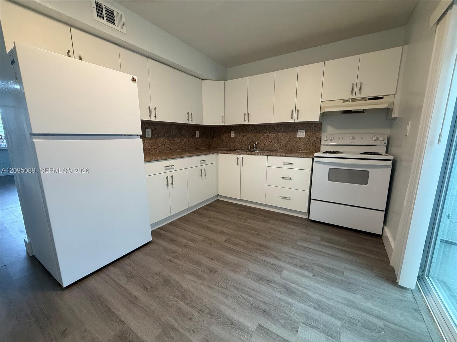420 NE 18th Ave #5 photo 4