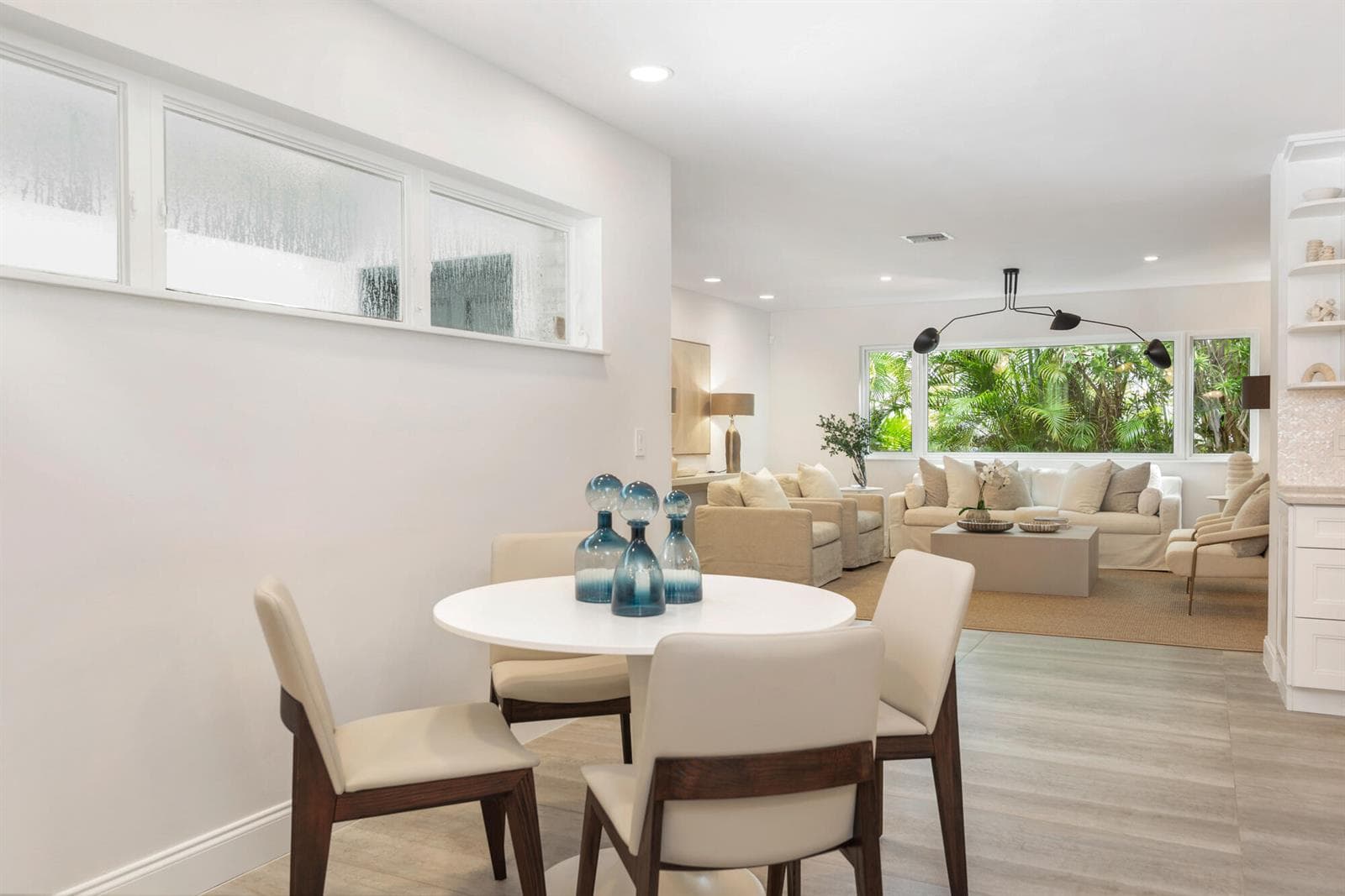 Eat-in-kitchen