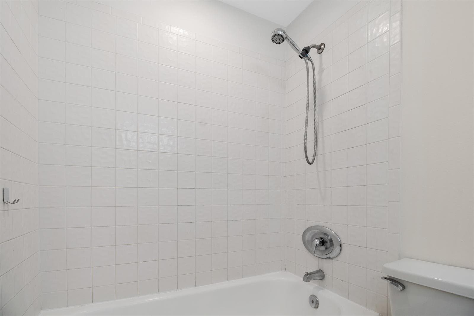 22_accutour_690 se 23rd ave apt 3 -030
