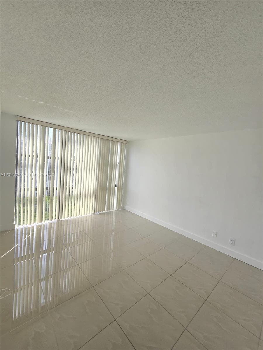 PLAZA OF AMERICAS CONDO P · #815 in Sunny Isles Beach - Photo 22