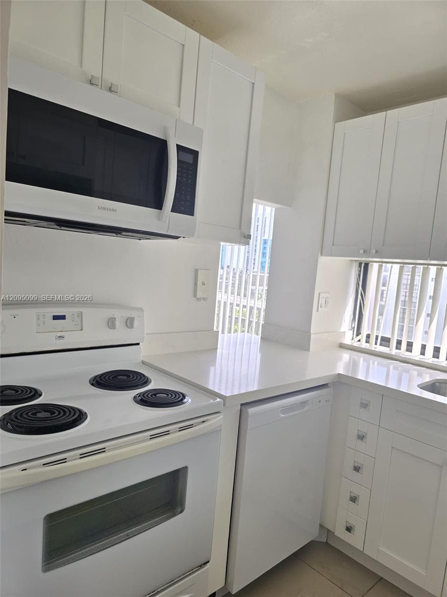 PLAZA OF AMERICAS CONDO P · #815 in Sunny Isles Beach - Photo 19