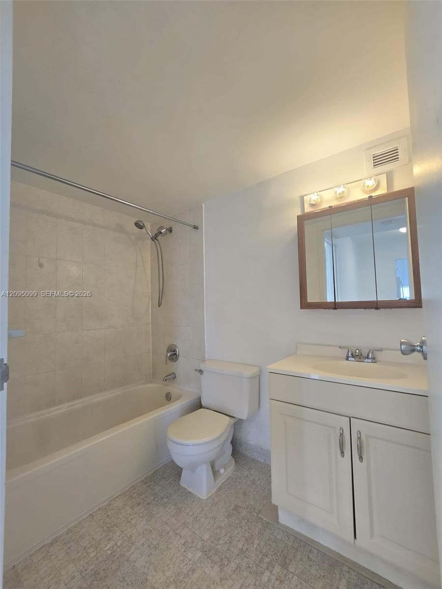 PLAZA OF AMERICAS CONDO P · #815 in Sunny Isles Beach - Photo 25
