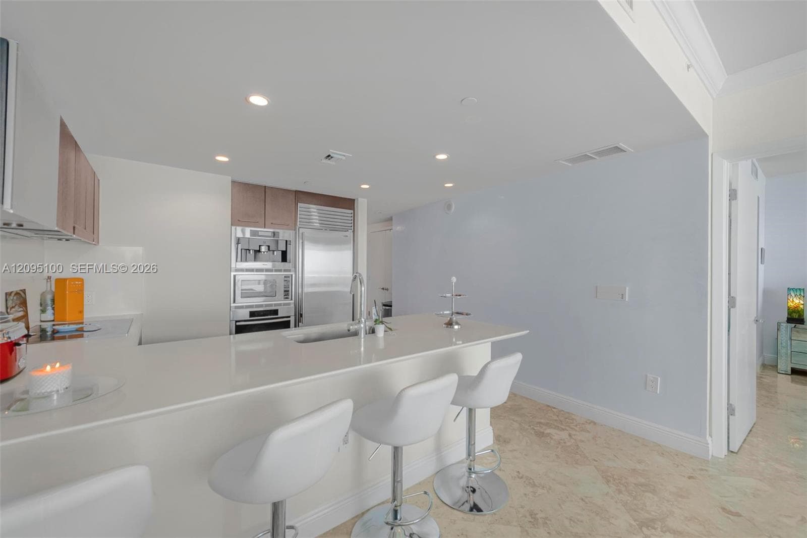 Jade Beach · #1403 in Sunny Isles Beach - Photo 13