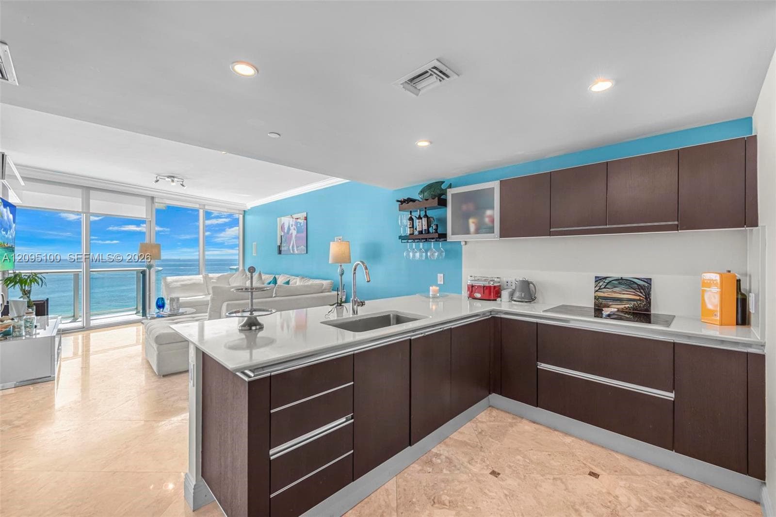 Jade Beach · #1403 in Sunny Isles Beach - Photo 9