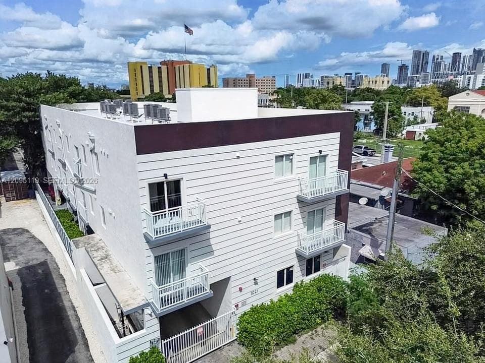 LAWRENCE ESTATE LAND CO · #201 in Miami - Photo 16