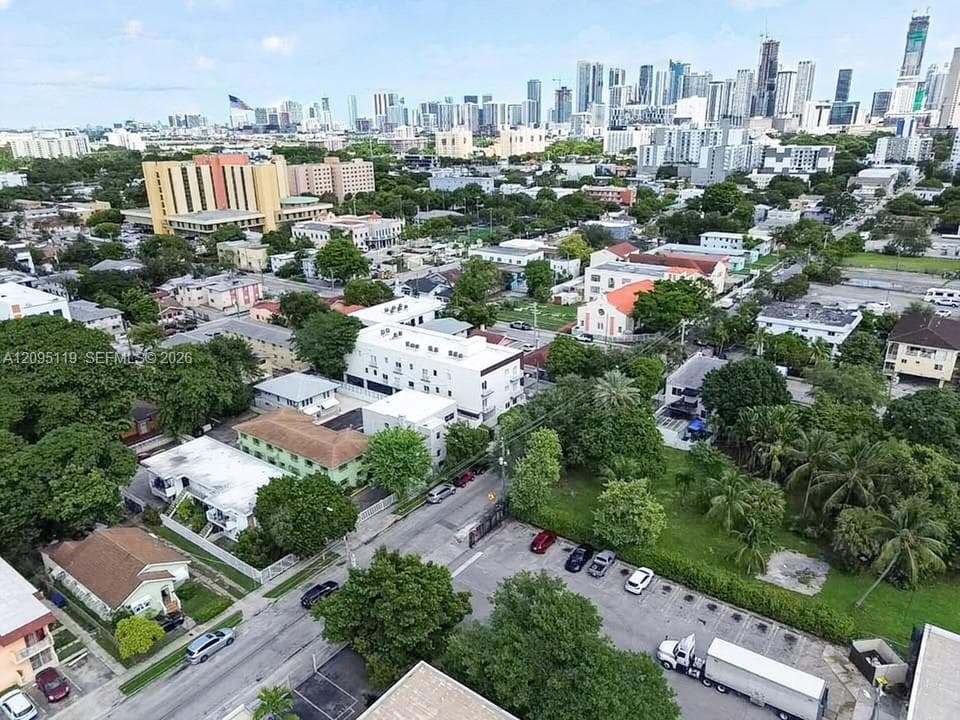 LAWRENCE ESTATE LAND CO · #201 in Miami - Photo 20