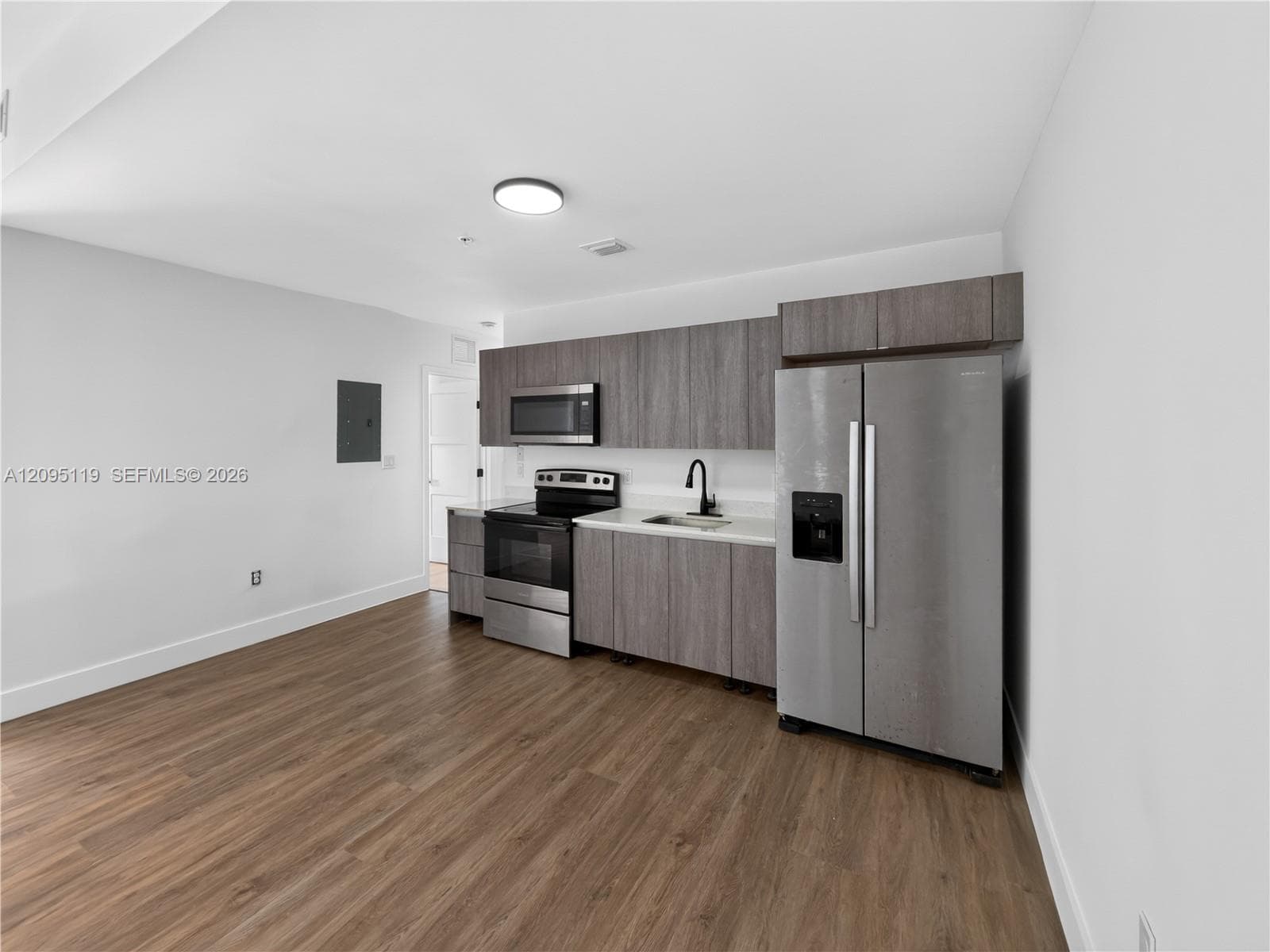 LAWRENCE ESTATE LAND CO · #201 in Miami - Photo 4