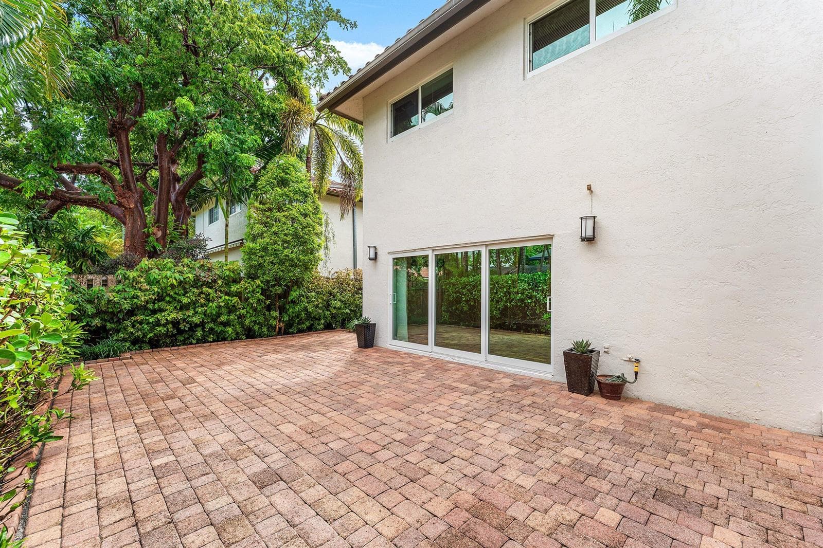 030-620Northeast9thAvenue-4-FortLauderda
