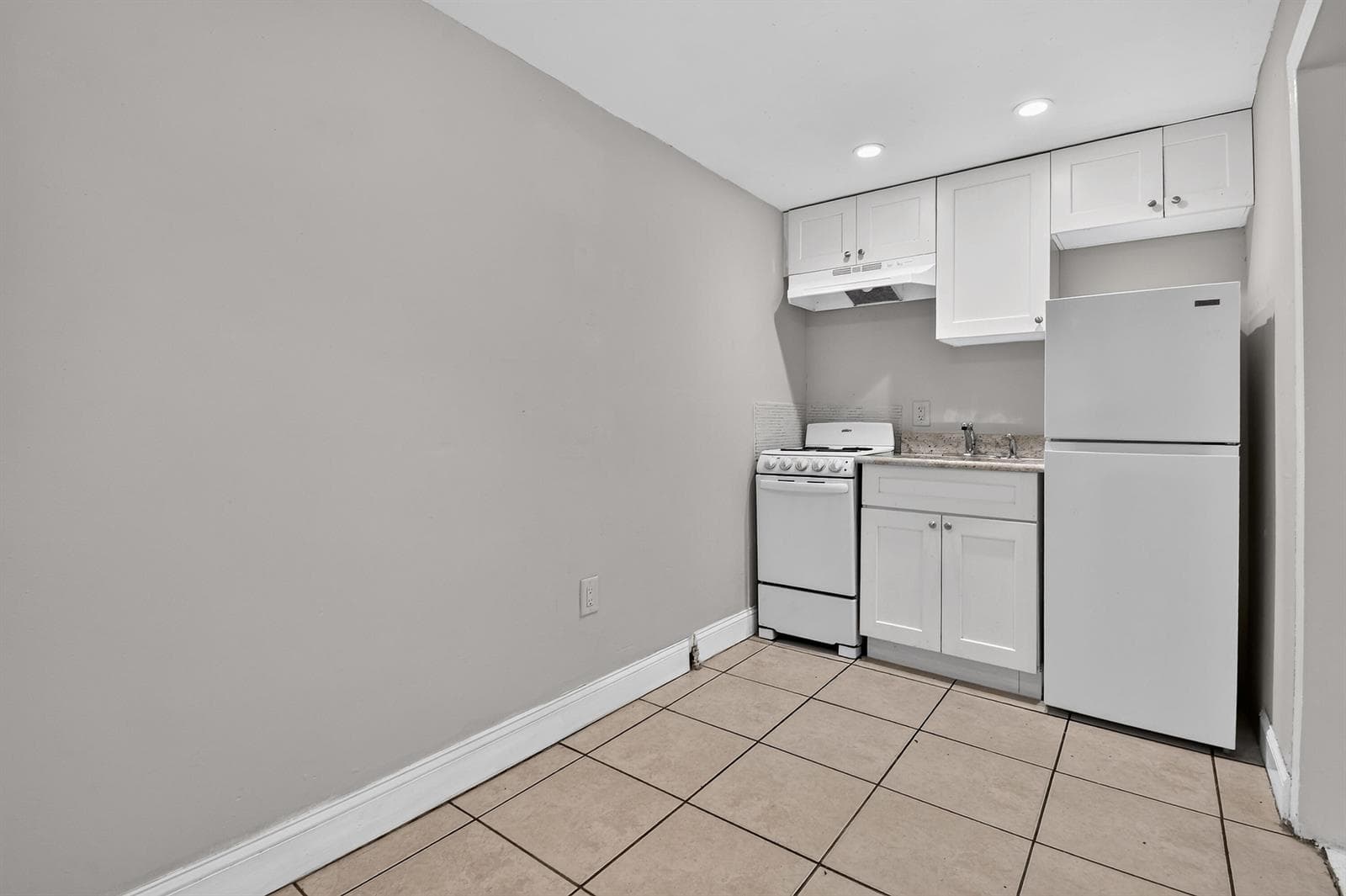 8877thSt-Unit100(6)