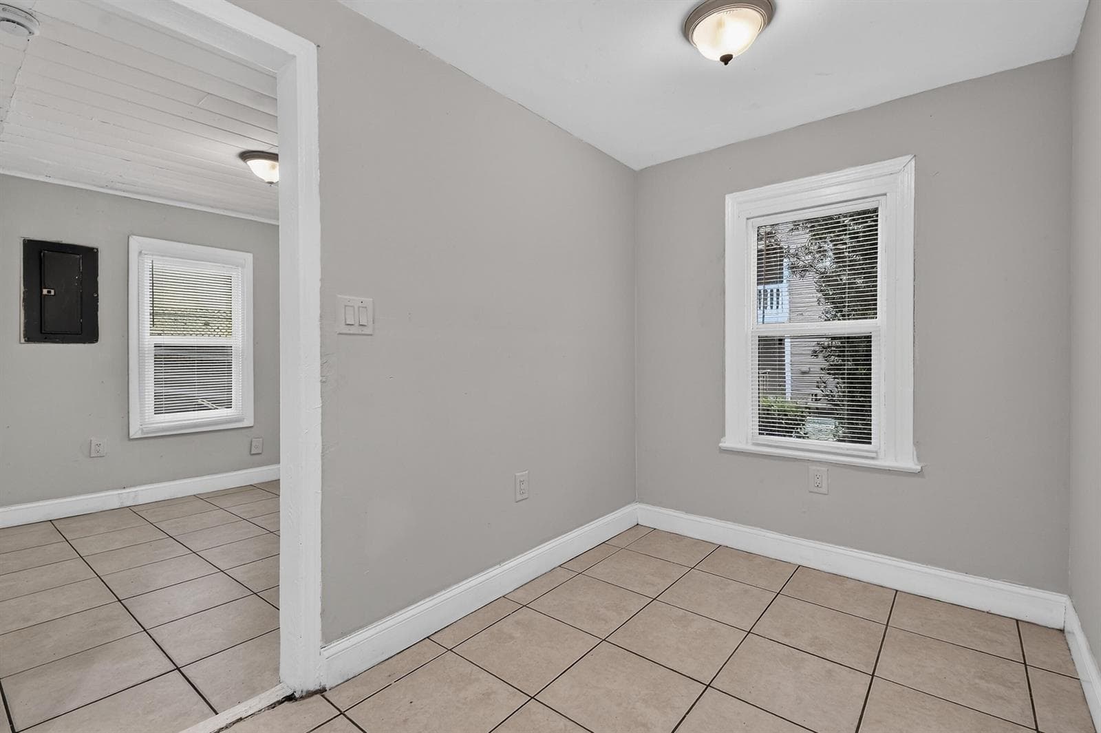 8877thSt-Unit100(4)