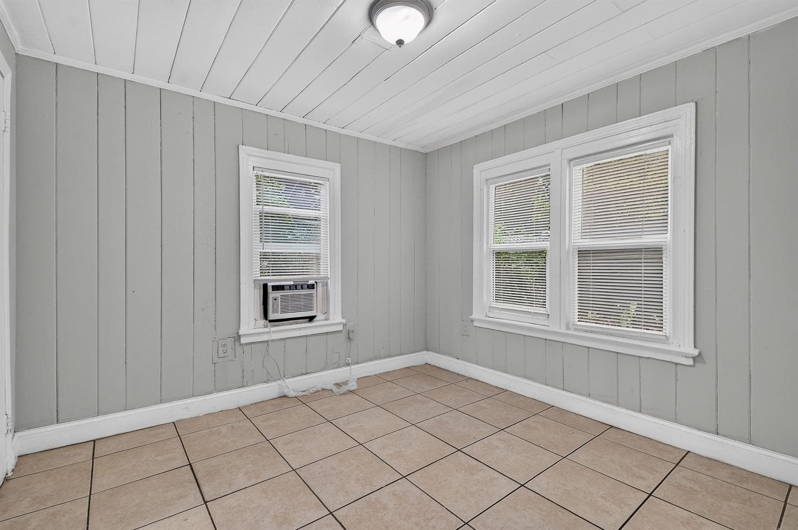 8877thSt-Unit100(8)