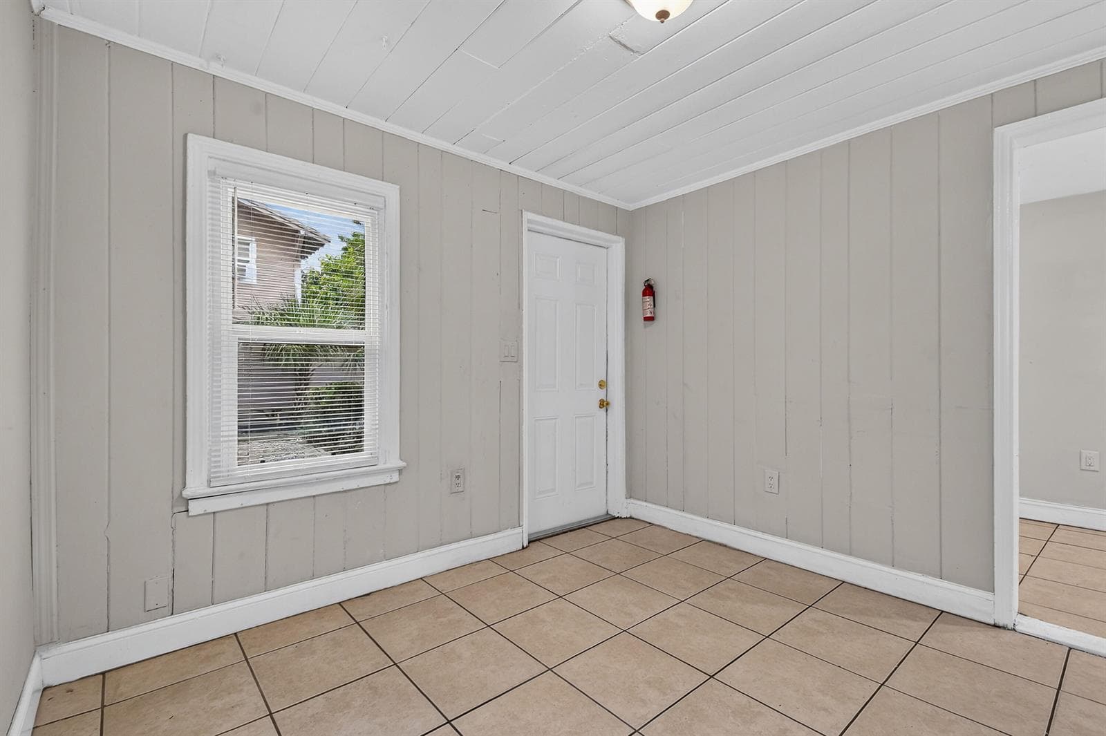 8877thSt-Unit100(3)