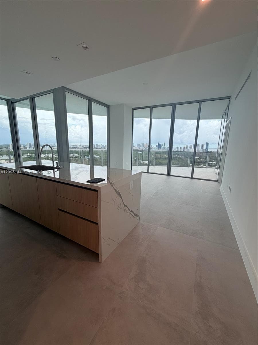 One Park Tower · #2911 in North Miami - Photo 2