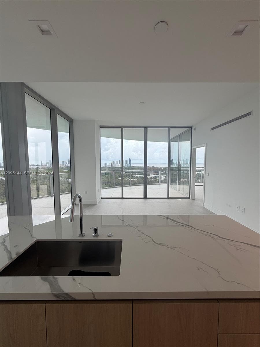 One Park Tower · #2911 in North Miami - Photo 6