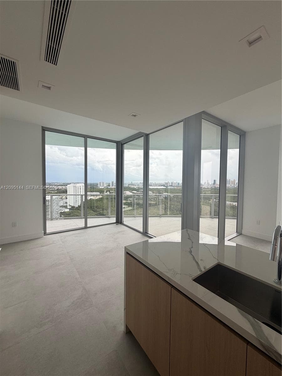 One Park Tower · #2911 in North Miami - Photo 7
