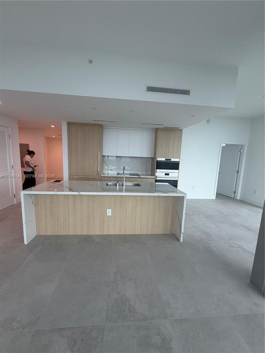 One Park Tower · #2911 in North Miami - Photo 5