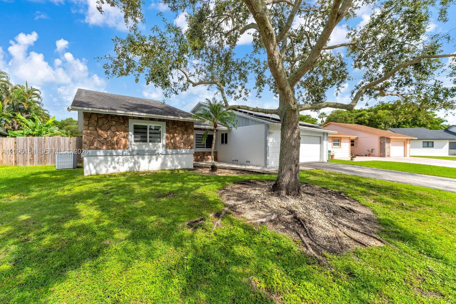 1661 N Goldeneye Ln photo 2