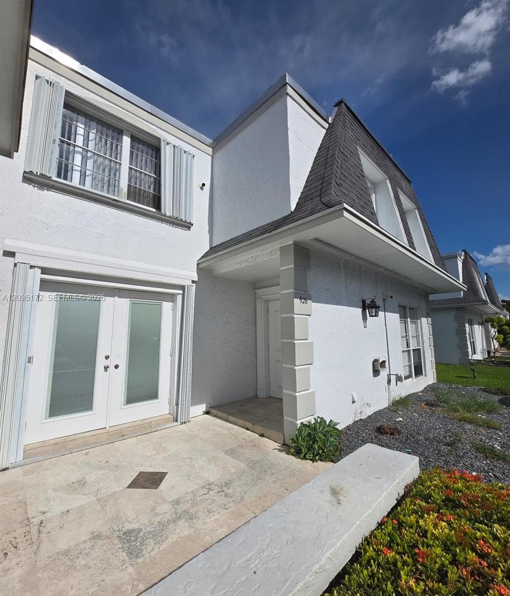 926 NE 27th Ave #926 photo 2
