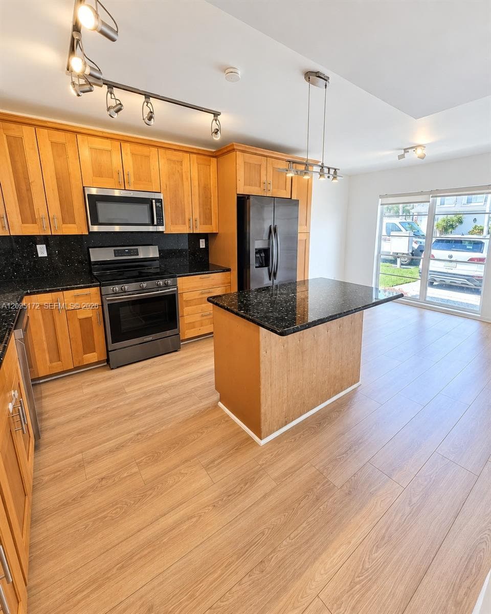 926 NE 27th Ave #926 photo 4